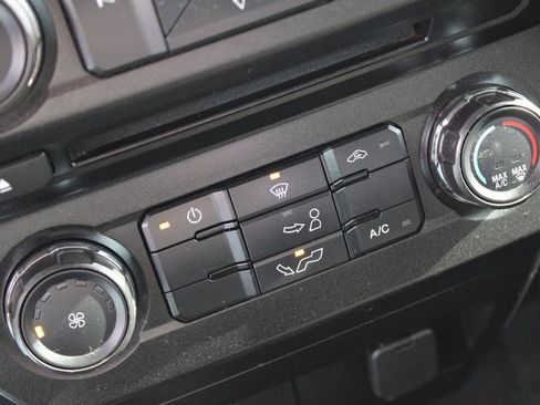 Used 2017 Ford F150 XLT image 22