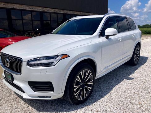 Used 2022 Volvo XC90 T6 Momentum w/ Climate Package AWD/4WD image 2