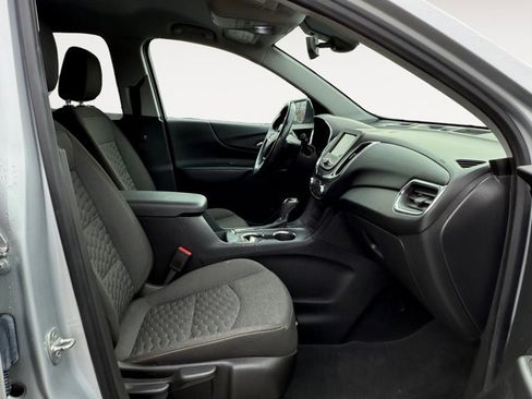 Used 2021 Chevrolet Equinox LT image 17