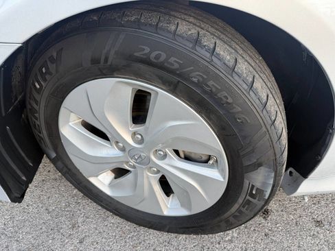 Used 2013 Hyundai Sonata Hybrid FWD image 29