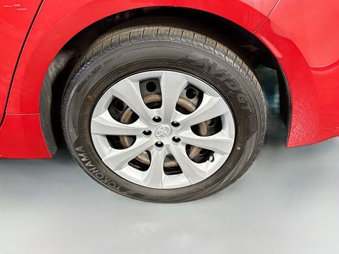 Used 2021 Toyota Corolla LE FWD image 36