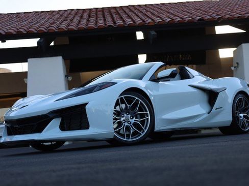 Used 2024 Chevrolet Corvette Z06 RWD image 3
