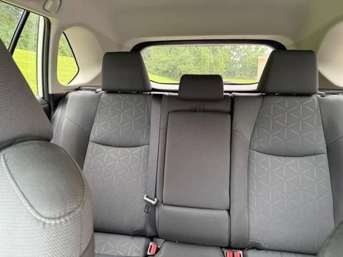 Used 2025 Toyota RAV4 XLE AWD/4WD image 10