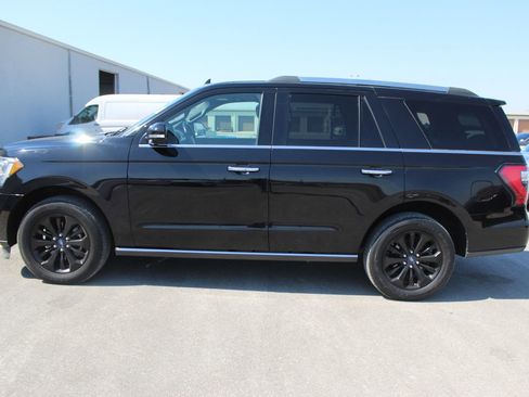 Used 2020 Ford Expedition Limited image 3