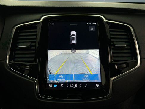 Used 2023 Volvo XC90 B6 Ultimate w/ Lounge Package image 28