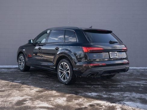 Certified 2025 Audi Q7 2.0T Premium w/ Convenience Plus Package image 3