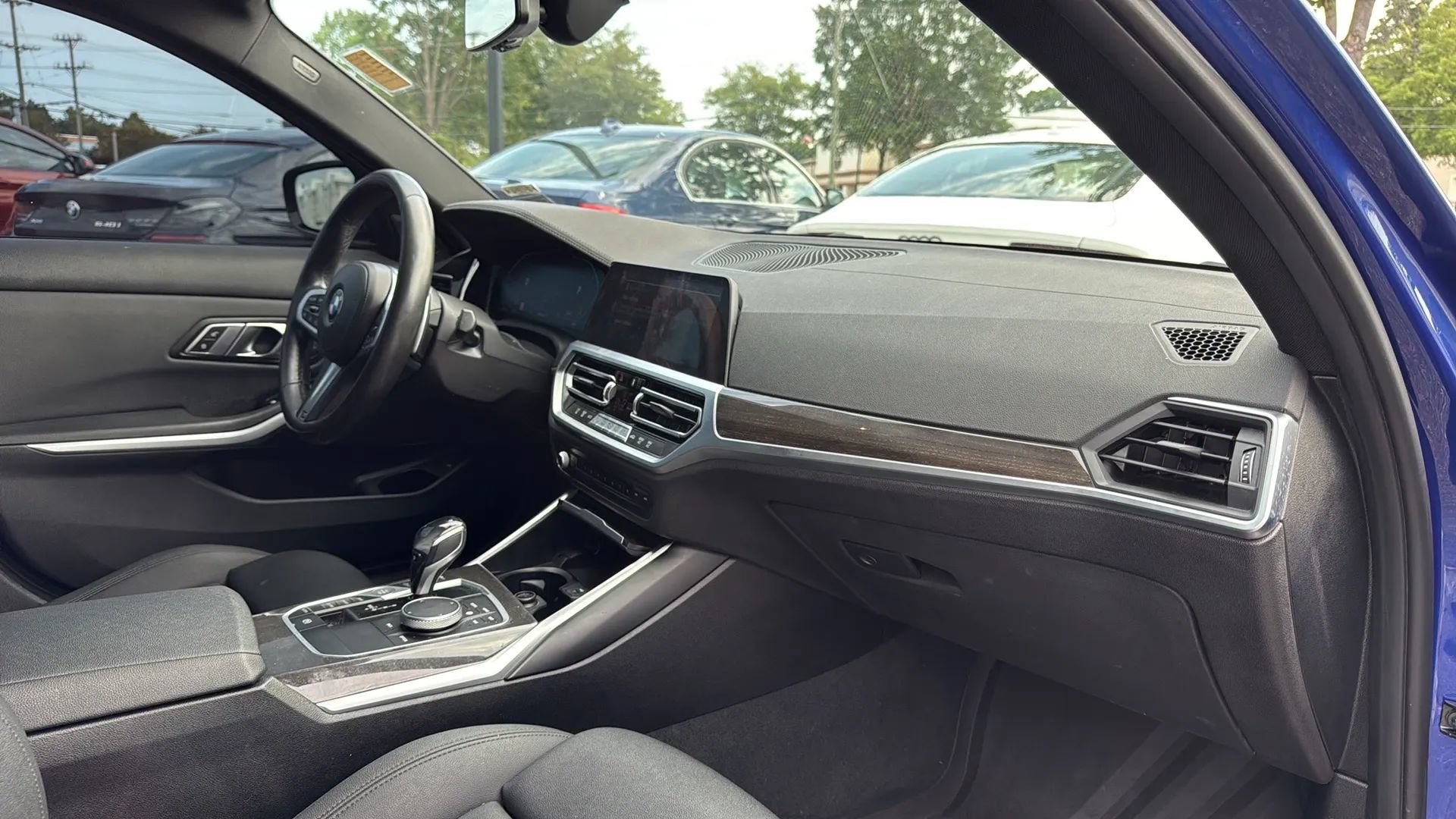 Used 2020 BMW 330i Sedan w/ M Sport Package RWD image 42