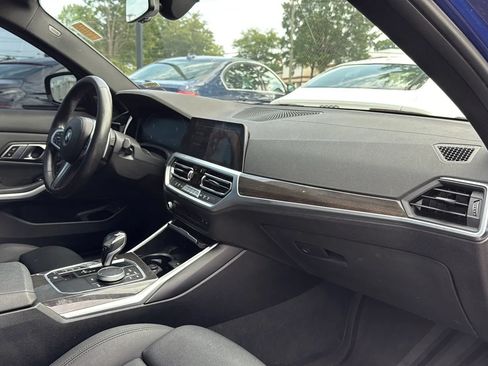 Used 2020 BMW 330i Sedan w/ M Sport Package RWD image 42