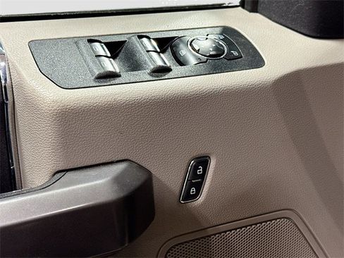 Used 2020 Ford F150 XLT w/ Trailer Tow Package image 19