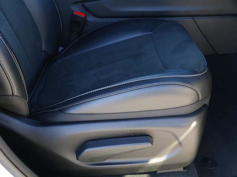 Used 2025 Jeep Grand Cherokee Altitude image 19