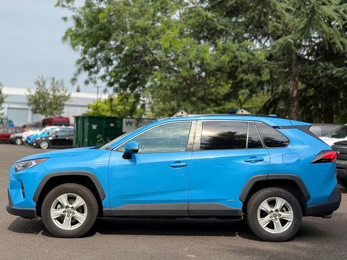 Used 2021 Toyota RAV4 XLE w/ XLE Grade Weather Package AWD/4WD image 2