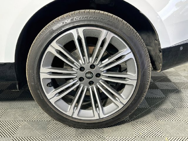 Used 2025 Land Rover Range Rover SE AWD/4WD image 29