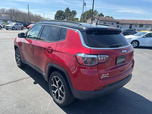 Used 2025 Jeep Compass Limited AWD/4WD image 5
