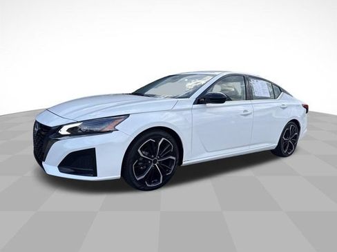 Used 2024 Nissan Altima 2.5 SR FWD image 1
