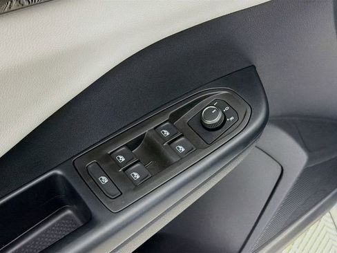 New 2026 Volkswagen Taos S FWD image 17