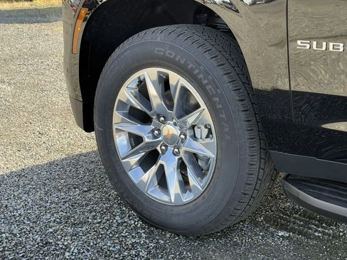 New 2026 Chevrolet Suburban Premier image 34