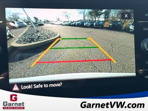 Certified 2025 Volkswagen Taos SE image 20