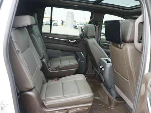Used 2024 GMC Yukon XL Denali w/ Denali Reserve Package AWD/4WD image 26