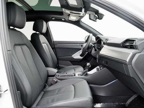 Certified 2025 Audi Q3 2.0T Premium Plus w/ Premium Plus Package image 21