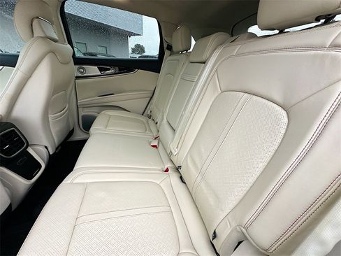 Used 2017 Lincoln MKX Black Label w/ Lincoln MKX Climate Package image 4