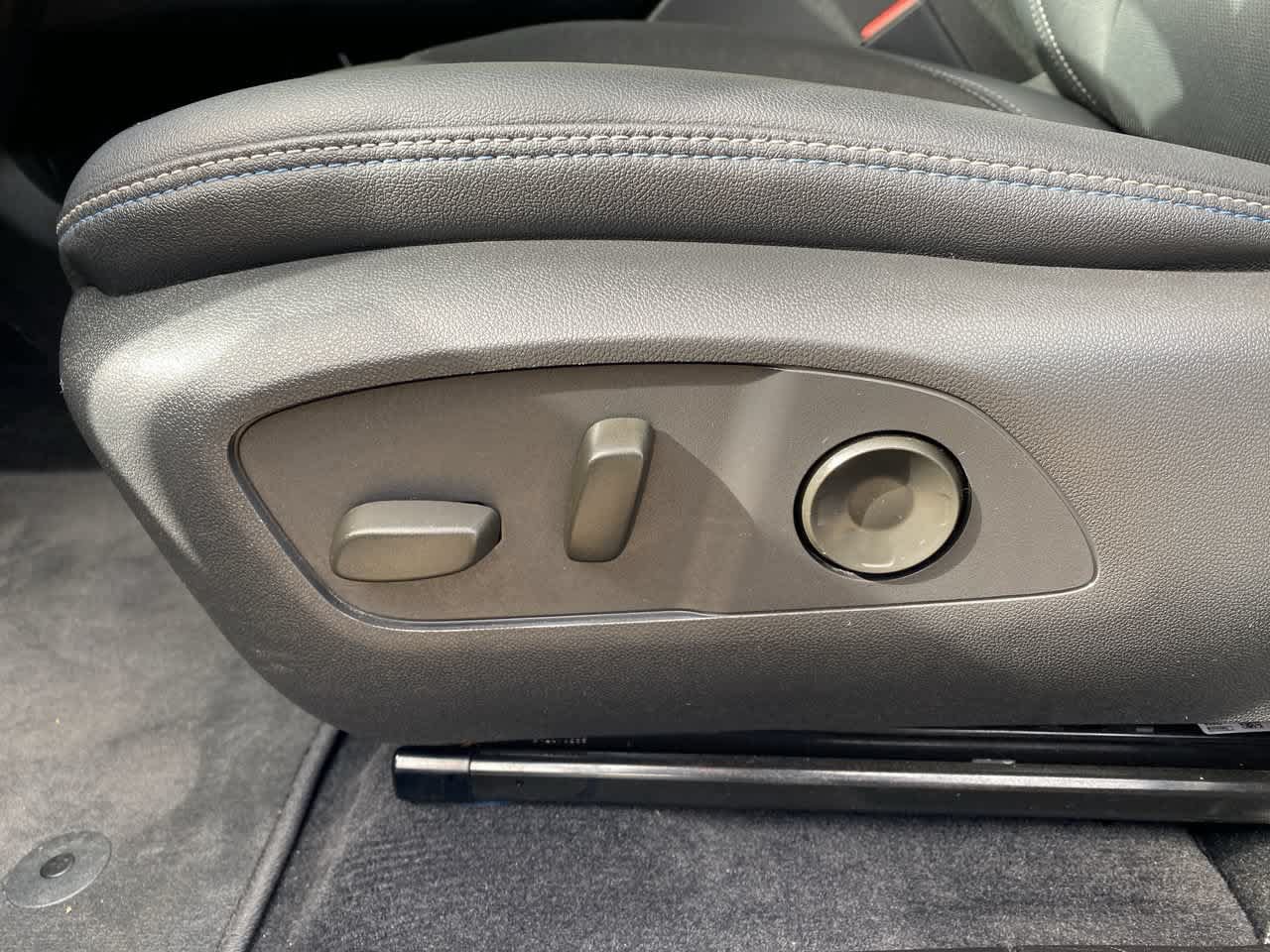 Used 2024 Chevrolet Equinox EV LT AWD/4WD image 14