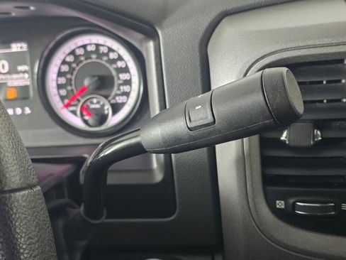 Used 2018 RAM 3500 Tradesman w/ Chrome Appearance Group image 27