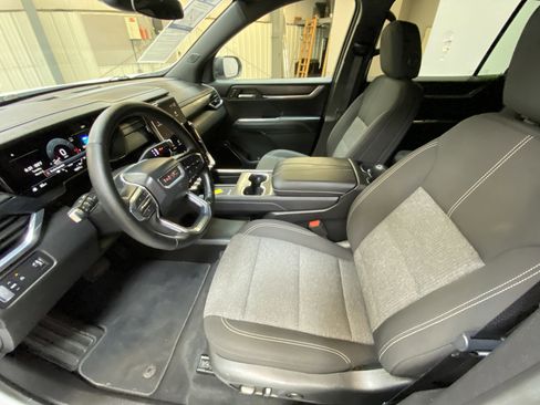 Used 2025 GMC Acadia Elevation image 23