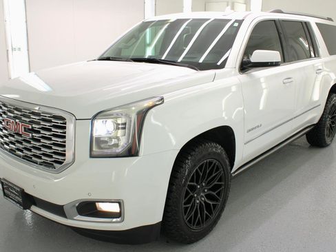 Used 2020 GMC Yukon XL Denali w/ Denali Ultimate Package image 4