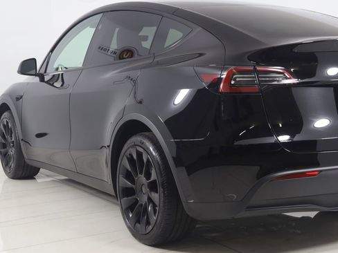 Used 2025 Tesla Model Y Long Range image 25