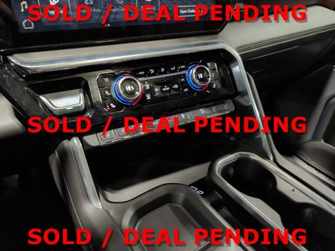 Used 2025 GMC Sierra 3500 Denali w/ Denali Reserve Package image 11