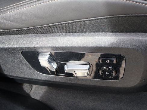 Used 2026 BMW X7 M60i image 38
