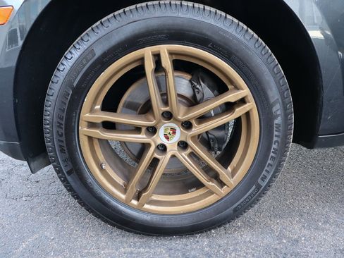 Used 2017 Porsche Macan image 30