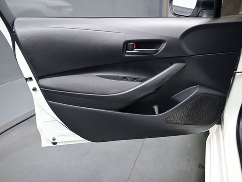 Used 2022 Toyota Corolla LE FWD image 9