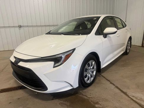 Used 2023 Toyota Corolla LE w/ Carpet Mat Package (TMS) FWD image 1