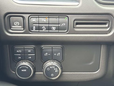 Used 2022 Chevrolet Tahoe Z71 w/ Luxury Package image 27