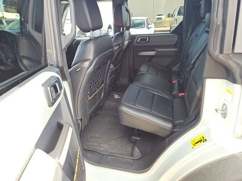 Used 2023 Ford Bronco Badlands image 5