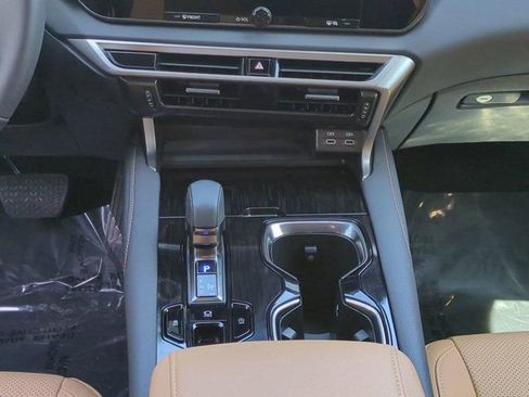 Used 2025 Lexus RX 350 FWD w/ Technology Package image 17