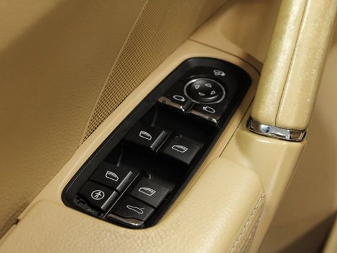 Used 2011 Porsche Cayenne S AWD/4WD image 32