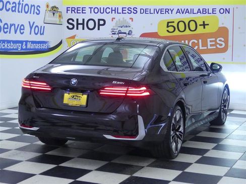 Used 2025 BMW 530i xDrive w/ Premium Package image 7