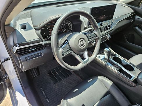 Used 2023 Nissan Altima 2.5 SR w/ SR Premium Package FWD image 16
