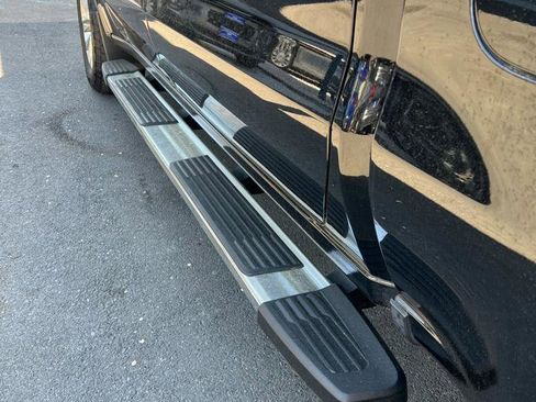 Used 2019 Chevrolet Silverado 1500 LTZ w/ LTZ Premium Package AWD/4WD image 10