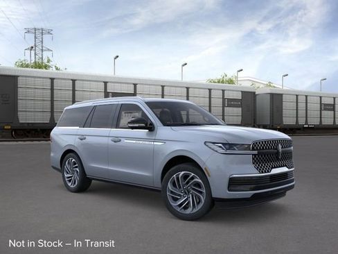 New 2026 Lincoln Navigator Reserve AWD/4WD image 8