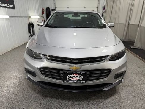 Used 2016 Chevrolet Malibu LT FWD image 2