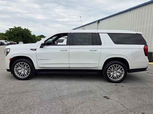 Used 2023 GMC Yukon XL Denali w/ Max Trailering Package AWD/4WD image 2