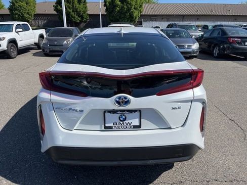 Used 2022 Toyota Prius Prime XLE FWD image 6