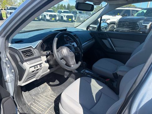 Used 2015 Subaru Forester 2.5i Premium AWD/4WD image 4