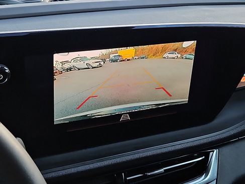 Certified 2024 Buick Envista Sport Touring w/ Advanced Safety Package image 17