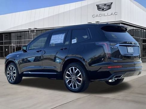 New 2025 Cadillac XT6 Sport w/ Technology Package image 4