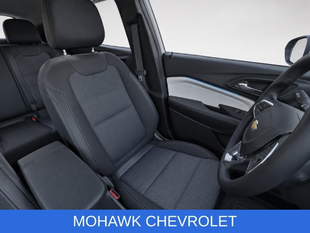Used 2025 Chevrolet Trax LT w/ Driver Confidence Package FWD image 13