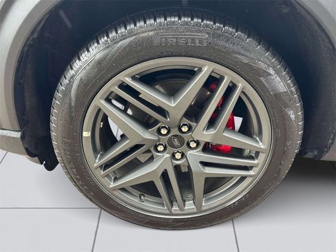 Used 2025 Ford Explorer ST-Line w/ ST-Line Street Pack image 8